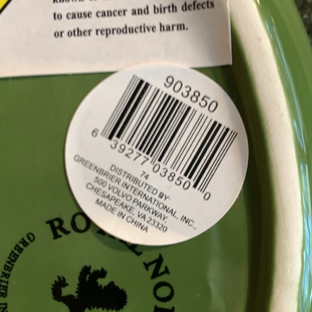 New Royal Norfolk red and green ceramic salsa dishes. Approx 4” x 7” x 2” - Picture 7 of 12